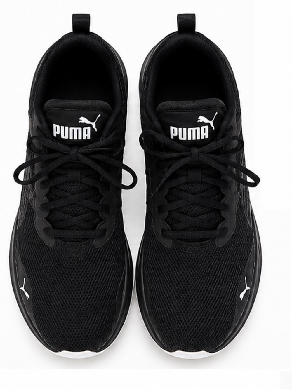 Women’s size 7 Puma sneakers